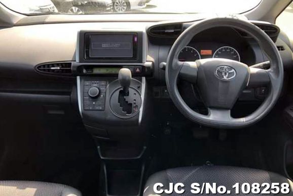 Toyota Wish in Blue for Sale Image 7