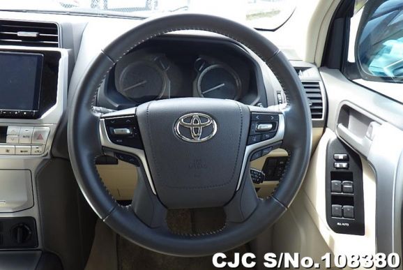 Toyota Land Cruiser Prado in Black for Sale Image 16