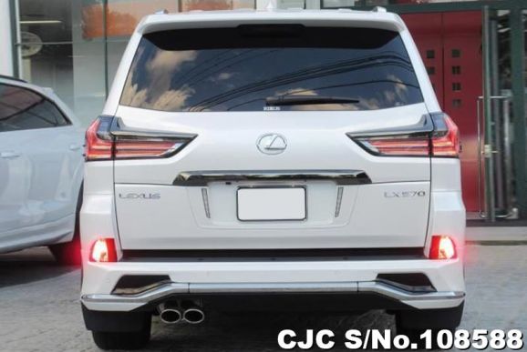 Lexus LX 570 in White for Sale Image 3