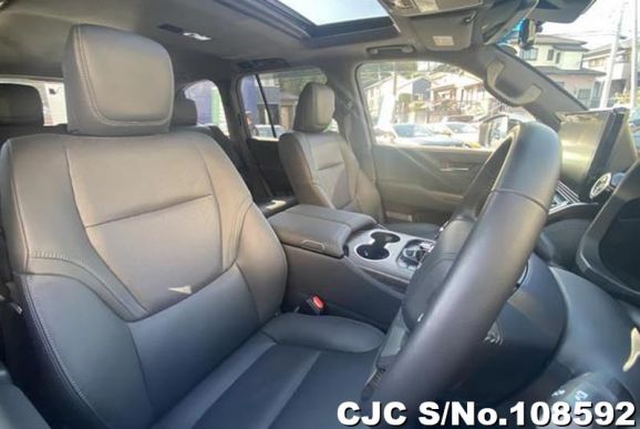 Toyota Land Cruiser in Pearl for Sale Image 10