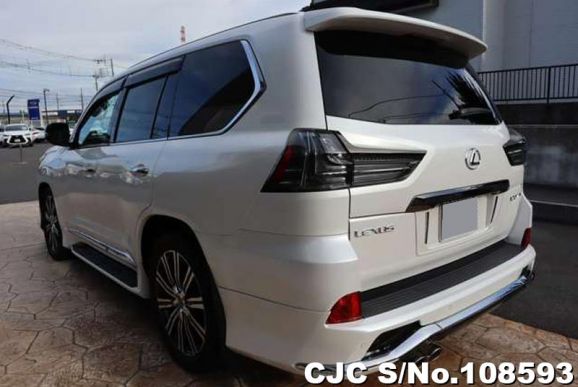 Lexus LX 570 in Pearl for Sale Image 1