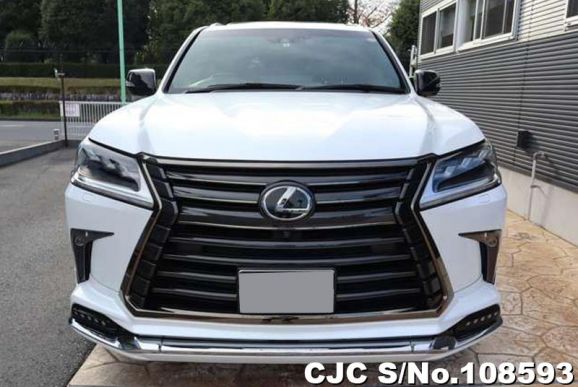 Lexus LX 570 in Pearl for Sale Image 4