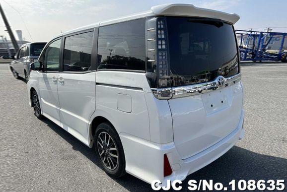 Toyota Voxy in White for Sale Image 1