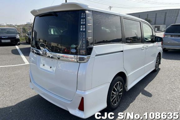 Toyota Voxy in White for Sale Image 2