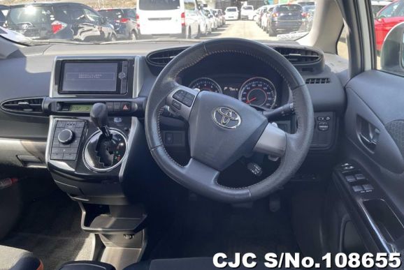 Toyota Wish in Pearl for Sale Image 9