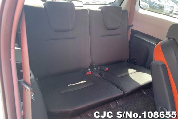 Toyota Wish in Pearl for Sale Image 12