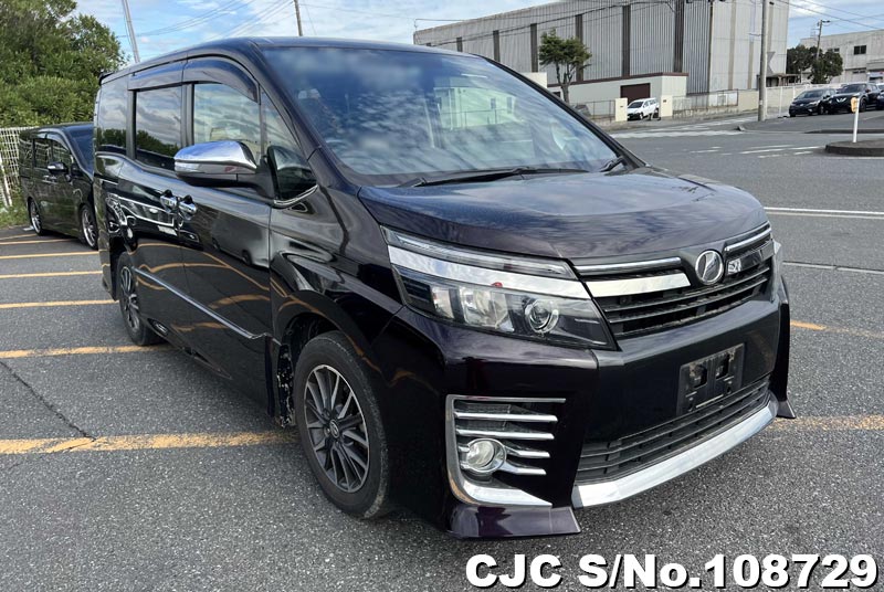 Toyota / Voxy 2014