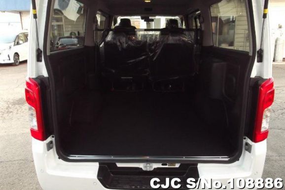 Nissan Caravan in Pearl for Sale Image 8