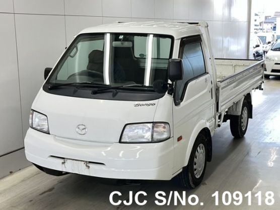 Mazda Bongo in White for Sale Image 0