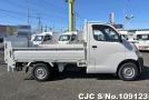 Toyota Townace in White for Sale Image 7
