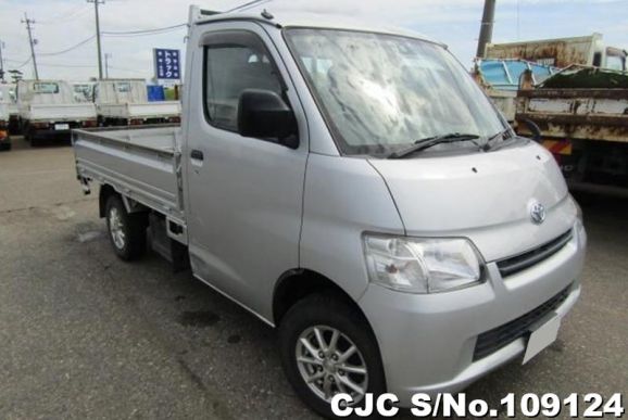 Toyota Liteace Truck in Silver for Sale Image 0