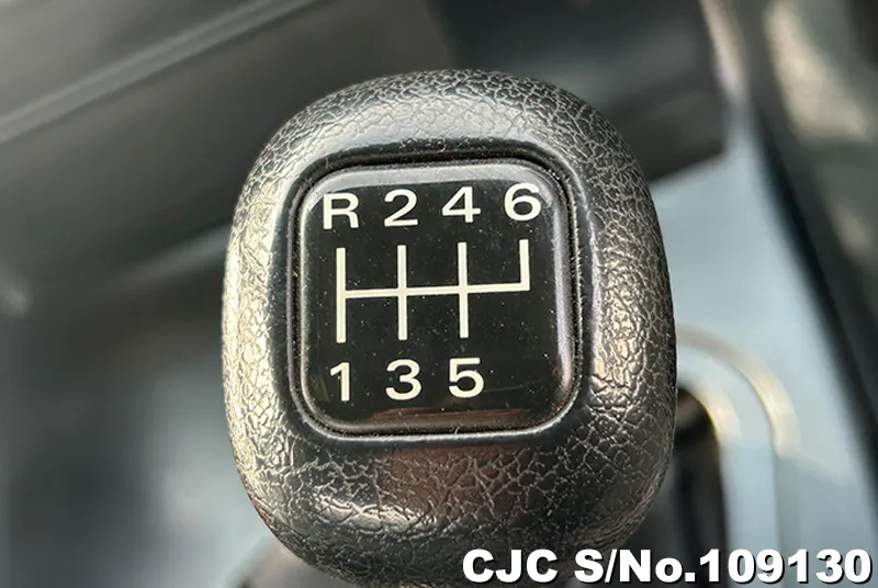 2004 Nissan / UD Stock No. 109130