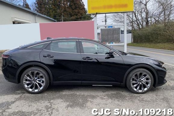 Toyota Crown Crossover in Black for Sale Image 5