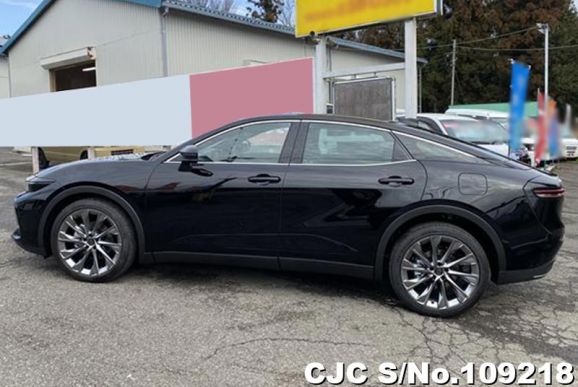 Toyota Crown Crossover in Black for Sale Image 6