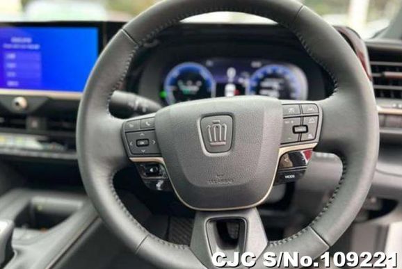 Toyota Crown Crossover in Pearl for Sale Image 10