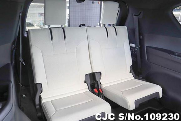 Lexus LX 600 in Pearl for Sale Image 13