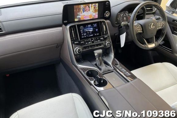 Lexus LX 600 in Pearl for Sale Image 9