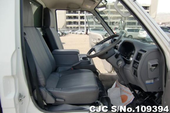 Mazda Bongo in White for Sale Image 10