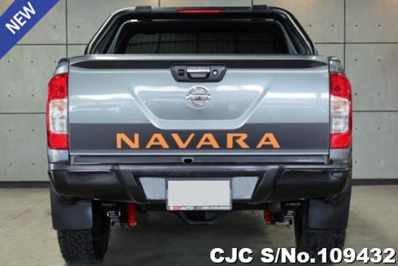 Nissan Navara in Gray for Sale Image 3
