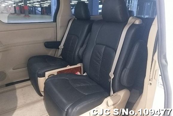 Toyota Alphard in Pearl for Sale Image 5