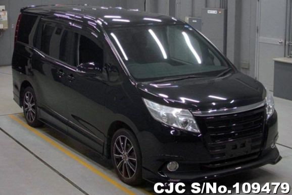 Toyota Noah in Black for Sale Image 0