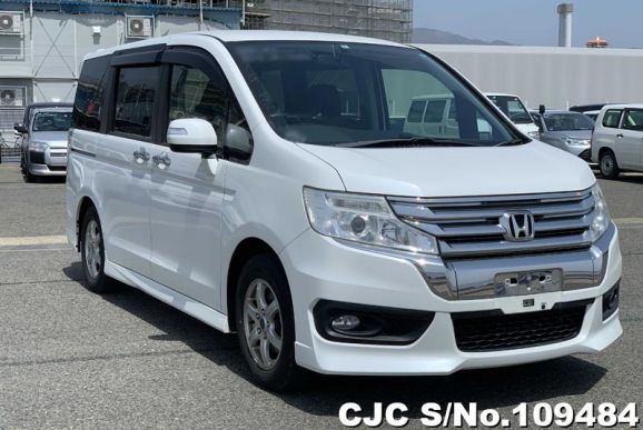 2014 Honda / Step Wagon Stock No. 109484