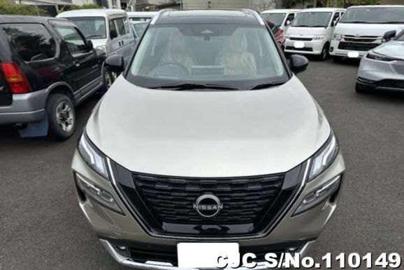 Nissan X-Trail in Gold for Sale Image 4