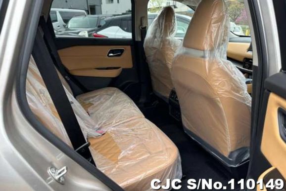 Nissan X-Trail in Gold for Sale Image 10