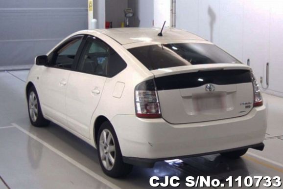 Toyota Prius in White for Sale Image 1