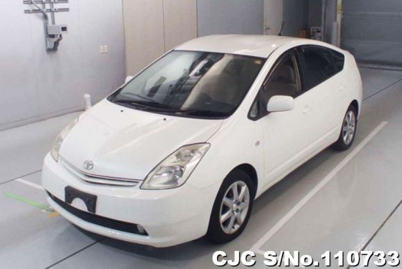 Toyota Prius in White for Sale Image 3