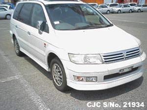 Mitsubishi chariot 2000