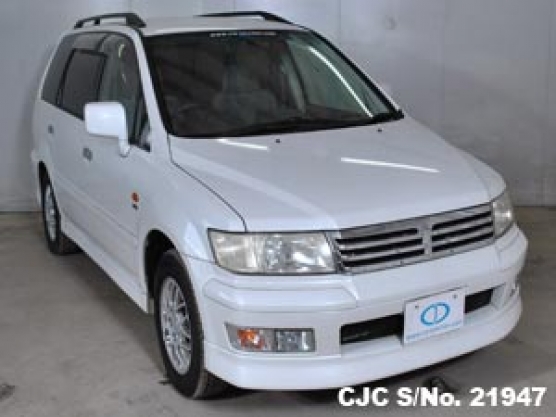 Mitsubishi chariot 2000