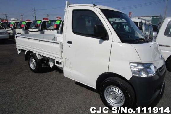 Toyota Liteace in White for Sale Image 0