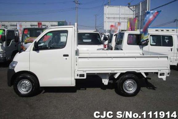 Toyota Liteace in White for Sale Image 7